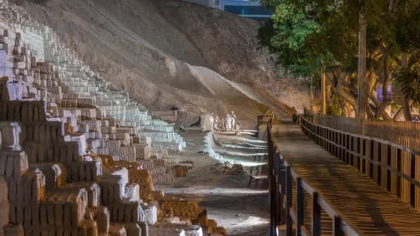 Pirâmide de Huaca Pucllana noite timelapse, cultura pré-inca ruínas do edifício cerimonial em Lima, Peru — Vídeo de Stock