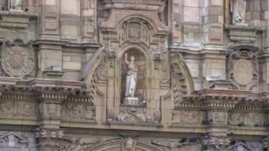 Staue on The Basilica Cathedral of Lima, Peru 'nun başkenti Lima' da bulunan bir Roma Katolik katedralidir.