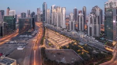 Dubai 'deki Panorama Panorama' da gece gündüz havadan zaman geçiyor..