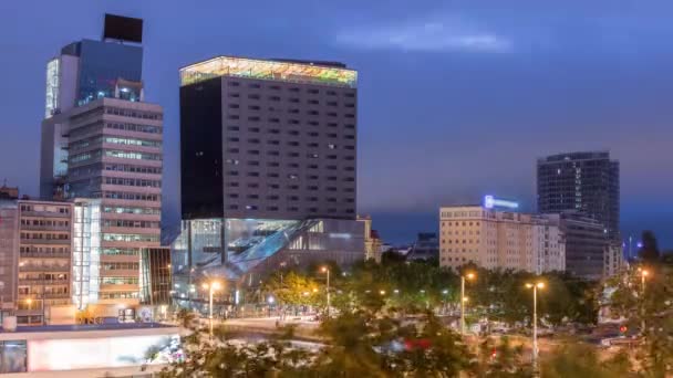 O Schwedenplatz é uma praça no centro de Viena, localizada no canal do Danúbio noite a dia timelapse — Vídeo de Stock