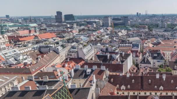 Panoramiczny widok z powietrza Wiednia, Austria, z południowej wieży katedry św. Stefana timelapse — Wideo stockowe