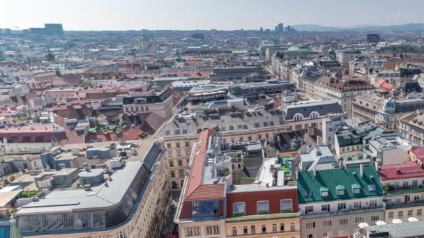 St. Stephens Katedrali 'nin güney kulesinden Viyana' nın panoramik hava manzarası. — Stok video