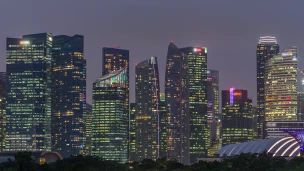 Business Financial Downtown City och skyskrapor Tower Building på Marina Bay dag till natt timelapse, Singapore — Stockvideo
