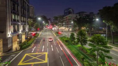 Singapur 'daki eski Hill Caddesi Polis Merkezi tarihi binası gece gündüz.