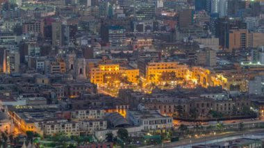 San Cristobal Hill 'den gece, gündüz, Peru hükümet sarayı ve katedral kilisesi arasında Lima ana meydanının havadan görüntüsü..