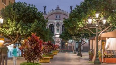 Merkez Postane Binayı gün be gece aydınlattı. Zaman ayarlı, Lima, Peru