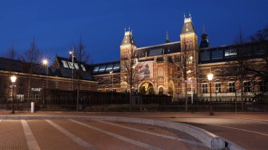 Amsterdam, Hollanda - 4 Aralık 2018: Amsterdam, Hollanda 'daki ünlü Rijksmuseum