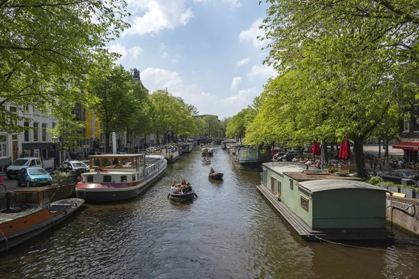 Amsterdão Países Baixos Setembro 2016 Barcos Vista Para Rio Cidade — Fotografia de Stock