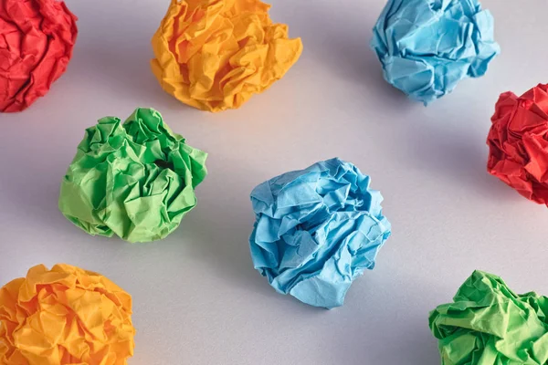 Renkli Buruşmuş Kağıt Topları Kapat — Stok fotoğraf