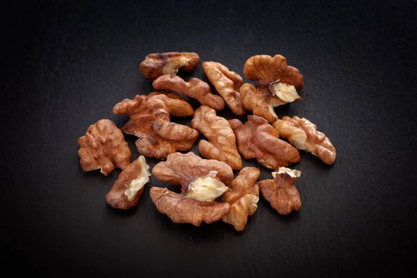 Vlašské Ořechy Černém Břidlicové Pozadí Detailní Záběr — Stock fotografie