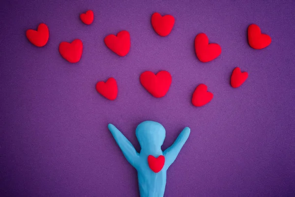 Человек Красными Сердцами Человек Сердце Сделаны Игривой Глины Пластилин — стоковое фото
