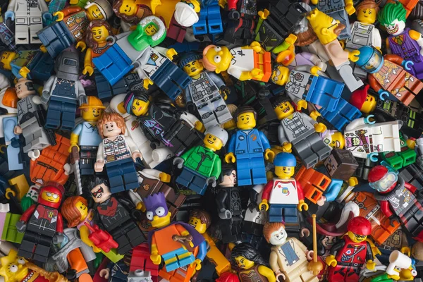 러시아 연방의 2020 Lego Minifigures Heap — 스톡 사진