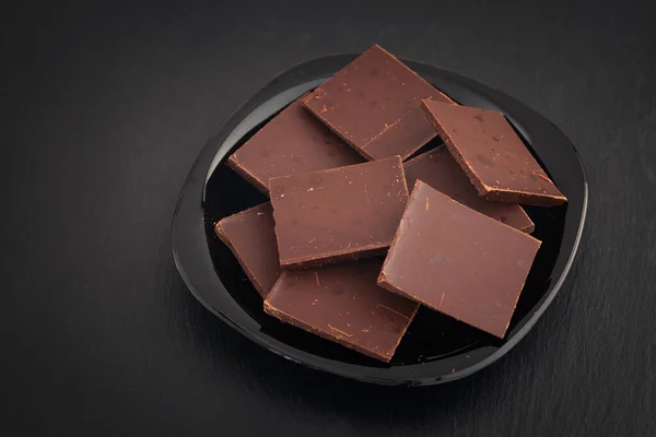 Pedaços Chocolate Quebrado Escuro Fechar — Fotografia de Stock