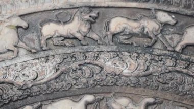 Anuradhapura, ay taşı Abhayagiri manastır, kutsal şehir çoğu ay taşını Sri Lanka, Asya ayrıntılı.