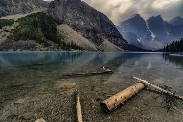 Jezero Moraine Kanadě — Stock fotografie