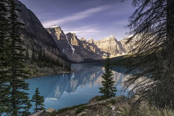 Jezero Moraine Kanadě — Stock fotografie