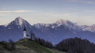 bir kilise Sloven Alpleri'nde