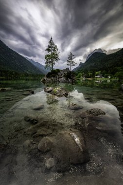 Almanya'da Hintersee Gölü