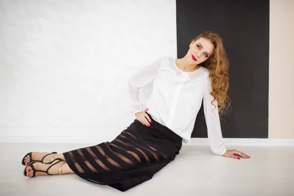 Beautiful Girl Lady Woman Wearing Creative Long Black Skirt Cool — Stock Photo, Image