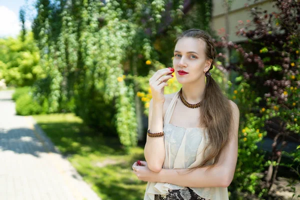 Bella Ragazza Trucco Professionale Idea Concettuale Pelle Beige Colori Vivaci — Foto Stock