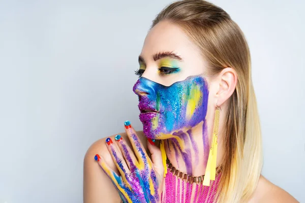 Nuevo Universo Maquillaje Está Pintado Cara Las Mujeres Los Ojos — Foto de Stock