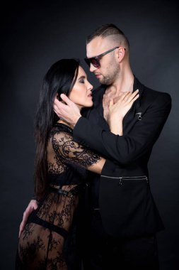 Patron dokunmatik uzun saçlı kadın