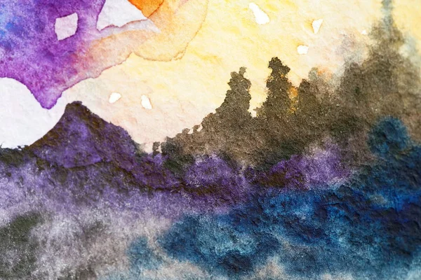 Розфарбовані гори акварель та яскраве небо — стокове фото