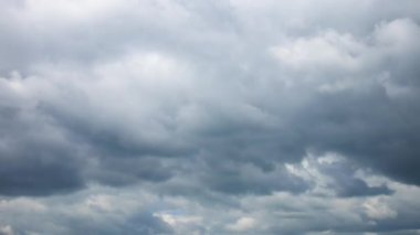 Bir arka plan şeklinde Thunderclouds. Bulutlu hava