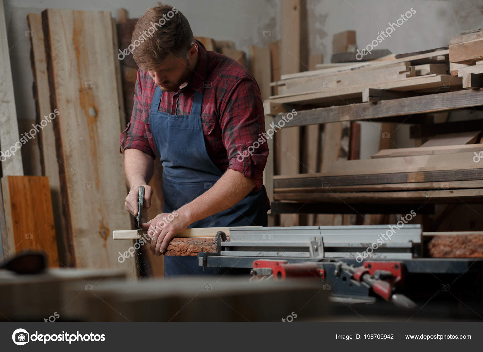 33 492 Woodworker Stock Photos Free Royalty Free Woodworker Images Depositphotos
