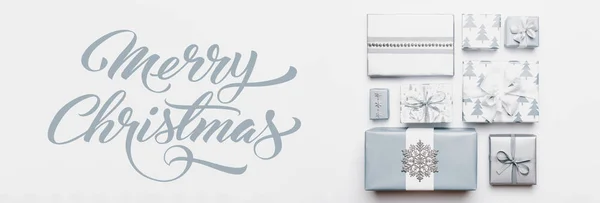 Weihnachtsgeschenke Banner Schöne Nordische Weihnachtsgeschenke Isoliert Auf Weißem Hintergrund Pastellblau — Stockfoto