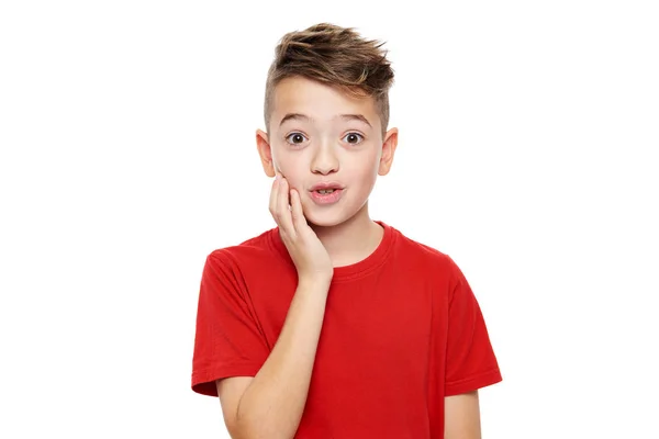 Adorable Jeune Garçon État Choc Isolé Sur Fond Blanc Enfant — Photo