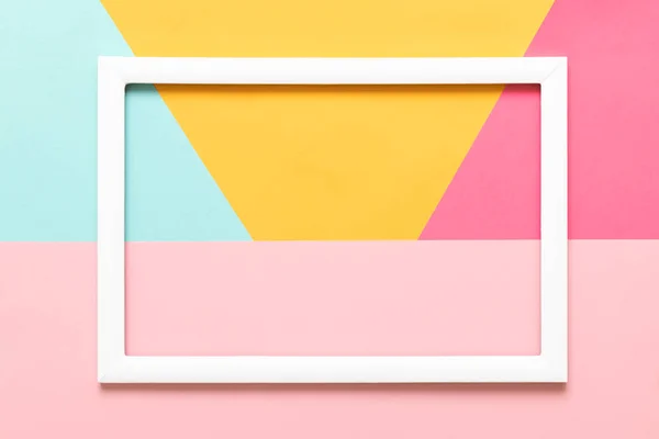 抽象的な幾何学的なパステル ブルー 黄色とピンクの紙のフラットを置く背景 空の図枠のモックアップとミニマリズム 幾何学と対称のテンプレート — ストック写真