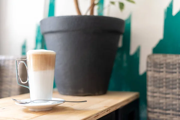 Delicioso Café Con Leche Vaso Alto Sobre Una Mesa Cafetería —  Fotos de Stock