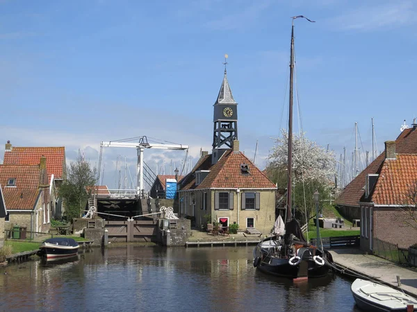 Széles Csatorna Templom Felvonó Híd Holland Halászfalu — Stock Fotó