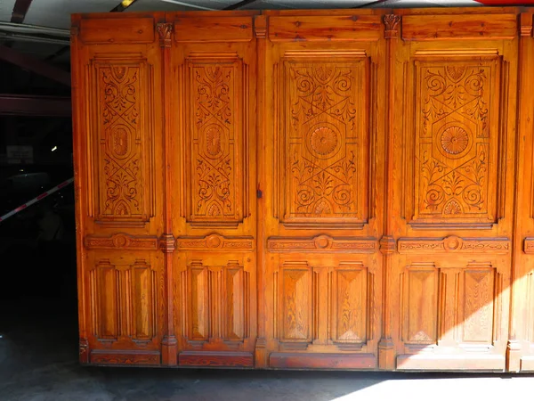 Varnished Ornate Carved Garage Door Jaen Spain — Stock Photo, Image