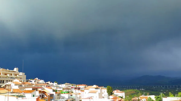 Nubes Lluvia Oscura Aproximan Pueblo Alora Andalucía España —  Fotos de Stock