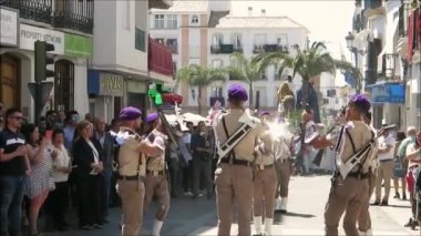 Alora, İspanya - 14 Nisan 2019: Ziyaret bandoları Palm Sunday'de Endülüs köyünde sahne alıyor