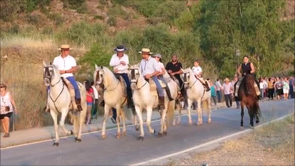 Alora Spanien August 2018 Eine Gruppe Lokaler Reiter Bildet Eine — Stockvideo