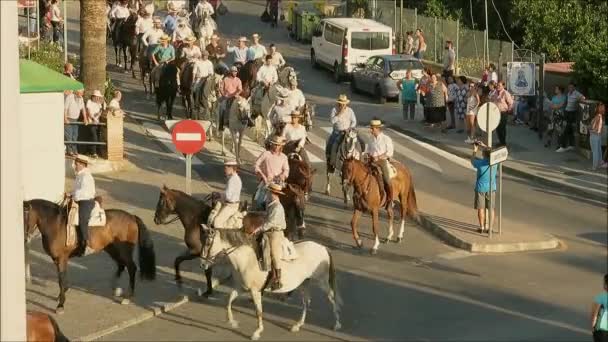 Alora España Agosto 2018 Grupo Jinetes Locales Formando Avanzada Guardia — Vídeo de stock