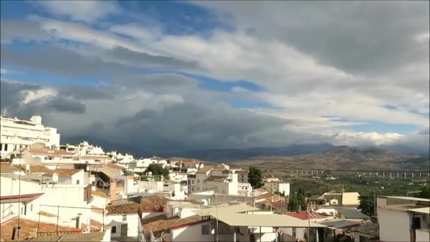 Nuvens Dramáticas Sobre Aldeia Branca Guadalhorce Valley Andaluzia Espanha — Vídeo de Stock