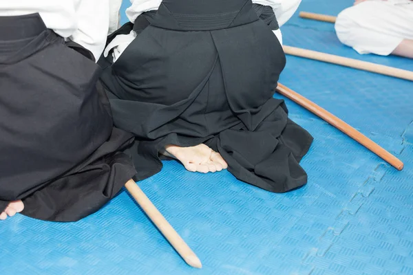 기모노를 입은 사람들, 무술 훈련 세미나에 참석 한 사람들 — 스톡 사진