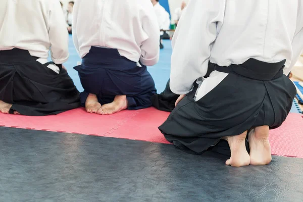 People in kimono and hakama on martial arts training — Stock Photo, Image