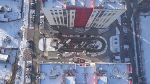 Filmagem aérea de um bairro da cidade na paisagem de inverno — Vídeo de Stock