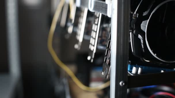 Crypto-monnaie rack minier avec des cartes graphiques 