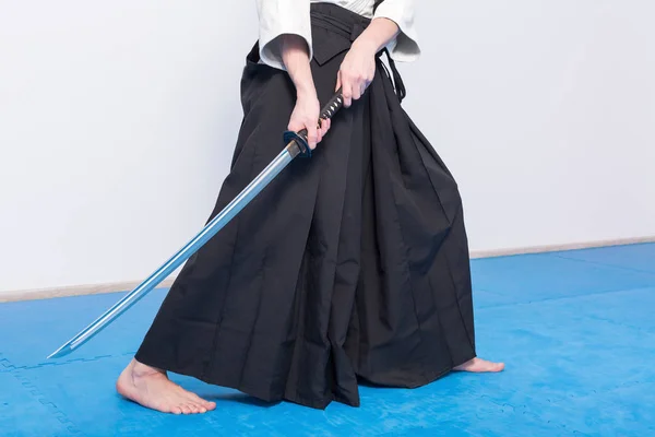 Człowiek z katana na praktyki Iaido — Zdjęcie stockowe