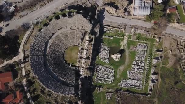 古色古香的剧院的空中镜头。塞德, 土耳其 — 图库视频影像
