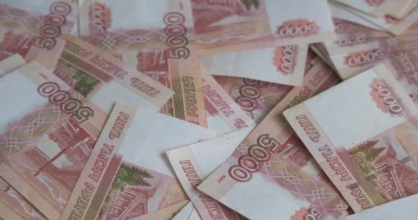 Russische geld roebel bankbiljetten, heap van Russische roebels — Stockvideo