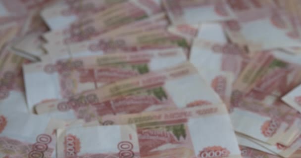俄罗斯货币卢布纸币，俄罗斯卢布堆 — 图库视频影像