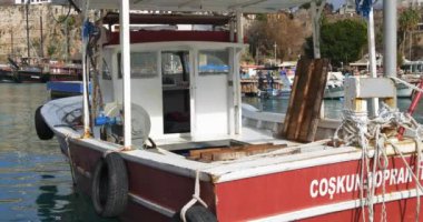 Deniz balıkçı tekneleri. 22 Ocak 2019. Antalya, Türkiye