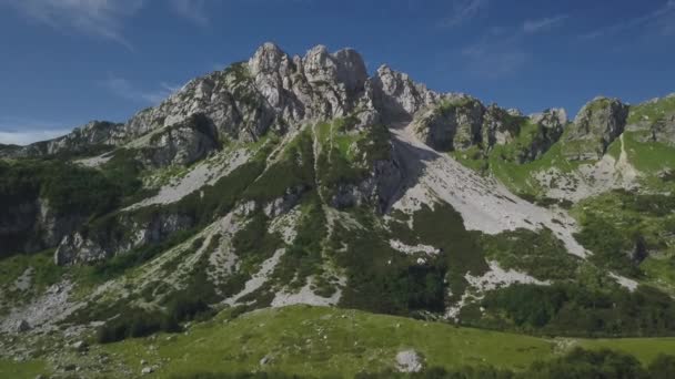 Luftaufnahme auf bobotov kuk in der Nähe des Durmitor-Parks, Montenegro — Stockvideo